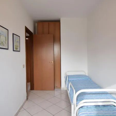 Acquamarina-4 By Interhome